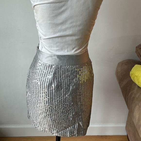 Vintage Gap Mini Skirt - Picture 6 of 15